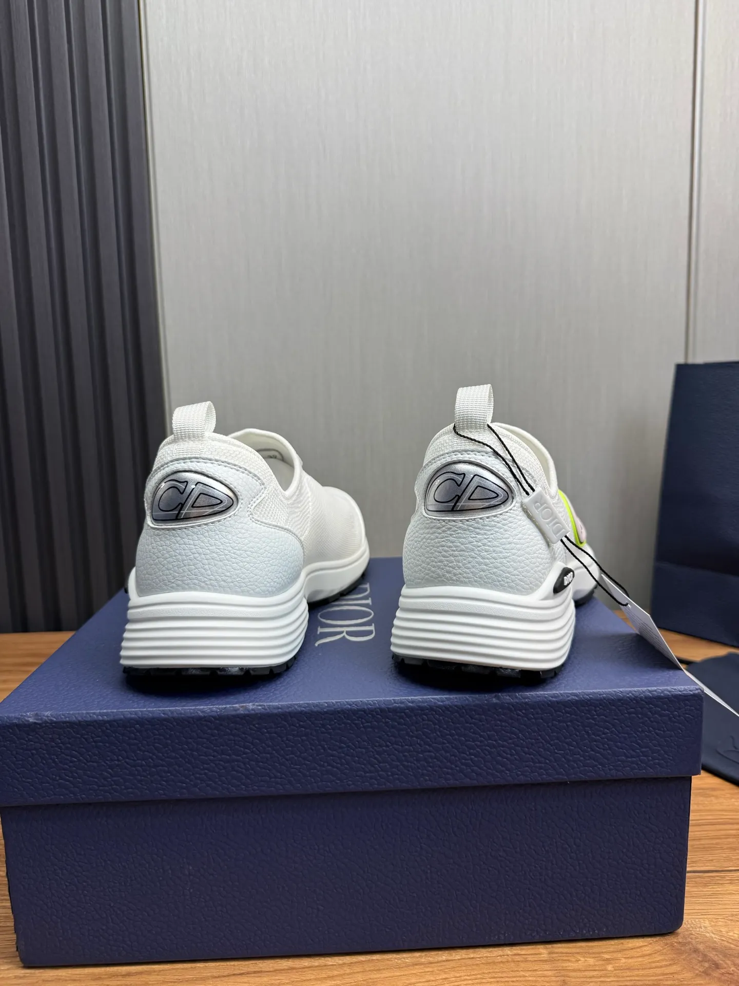 Men's shoes 💰540💰 Dior Dior B30 latest hot model shipped, original 1:1 manufacturing ▪️ Fabric: Original custom fly woven ▪️ Lining: Imported breathable mesh ▪️ Sole: Original molded non-slip outsole ▪️ Size: 38-45 (custom-made 45 non-returnable)